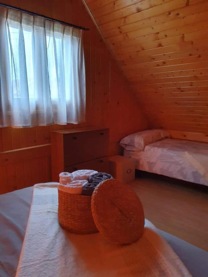 Cabana De Madera Especial Y Acogedora Cardenete Esterno foto